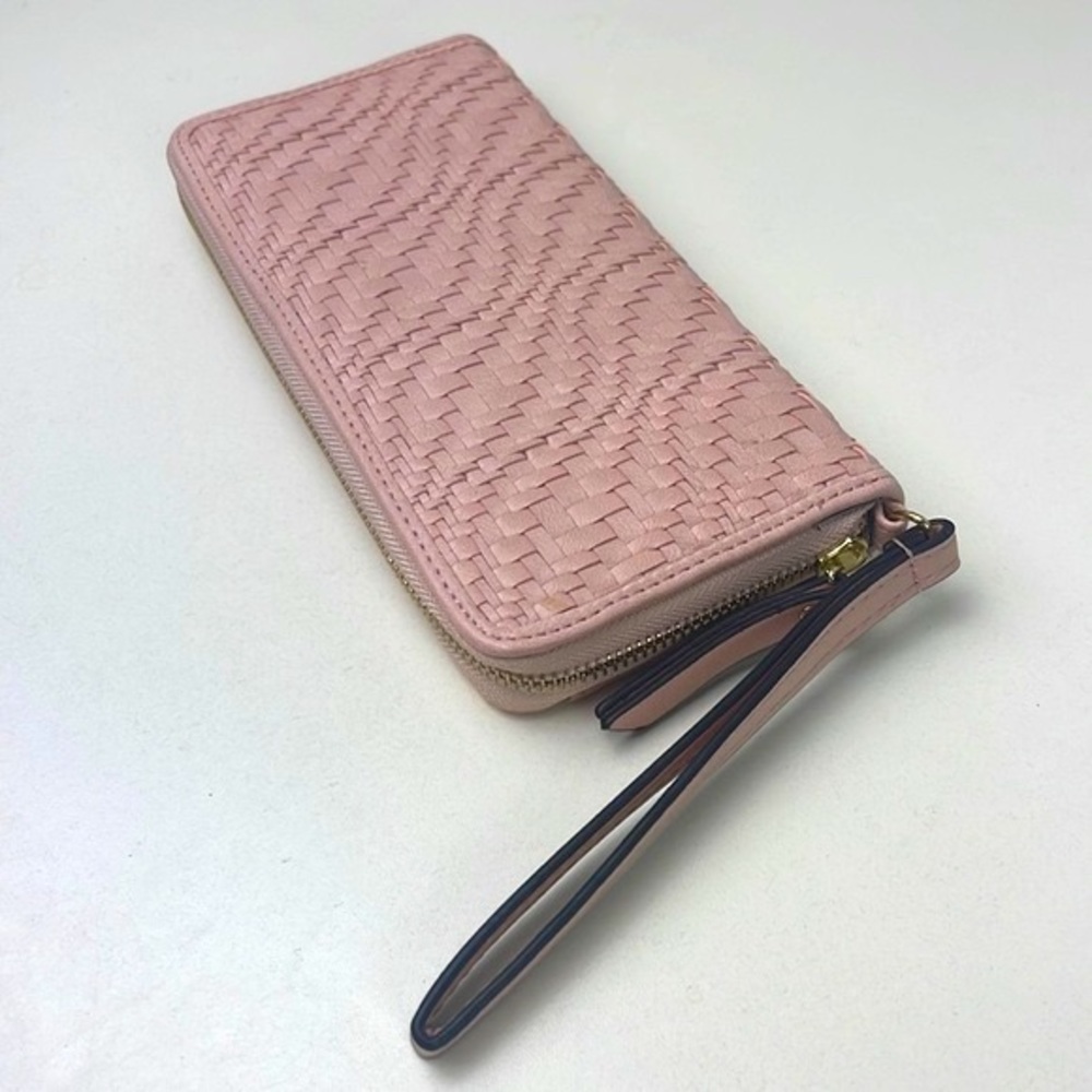 INC International Concepts pink wristlet